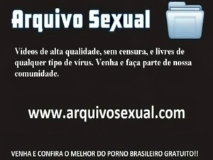 Putinha caindo de buceta na rola do sortudo 7 - www.arquivosexual.com free