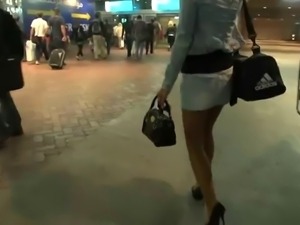 LGH - Tamia Miniskirt und High Heels in Dubai