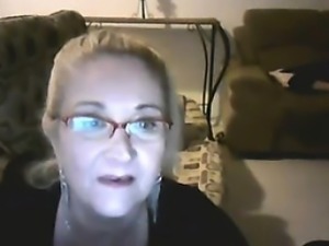 Granny amateur Christina spreading and fingering