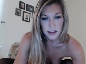 Hot Teen Webcam Girl Fingers Pussy