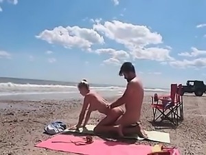 first_time_cuckolding_on_public_beach
