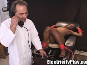 Jayden gets an electrical charge, eats his meat and gets a facial