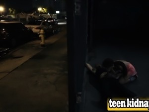 Teen slut Joseline Kelly rough public sex