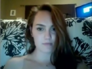 Seductive bae fondling her pussy with fingers while webcamming with me