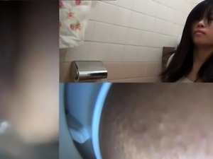 Japanese babes filmed pee