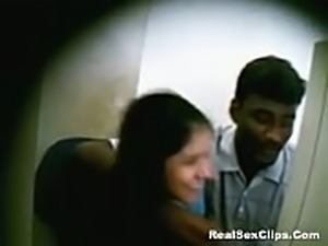 Indian Lovers Caught By Hidden Camera at Cyber Cafe