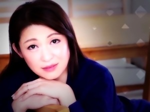 Luscious Japanese mom gets the hardcore pounding she needs