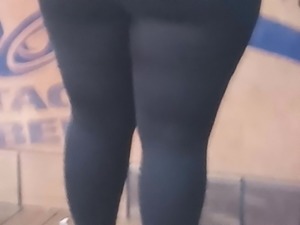 Massive booty Mexican girl in see thru leggings Vpl