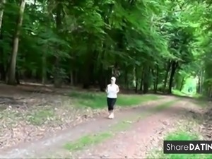 Reife Frau will im Wald Gefickt werden