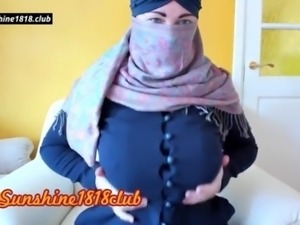 Arabic babe in Dubai wants to fuck on cam muslim hijab webcam recording 09.05