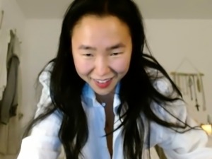 Big boobs webcam slut toys her asshole
