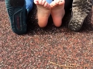 Three milfs and guy in foot fetish orgy