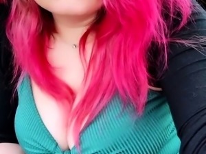 Solo pussy toying redhead close up action