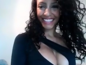 PUSSY BABE BRUNETTE masturbating